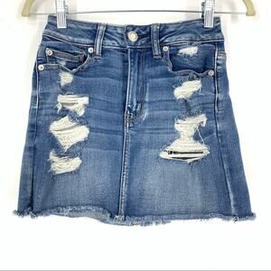 American Eagle Distress Jean Mini Skirt Women’s Size 0 Next Level Stretch